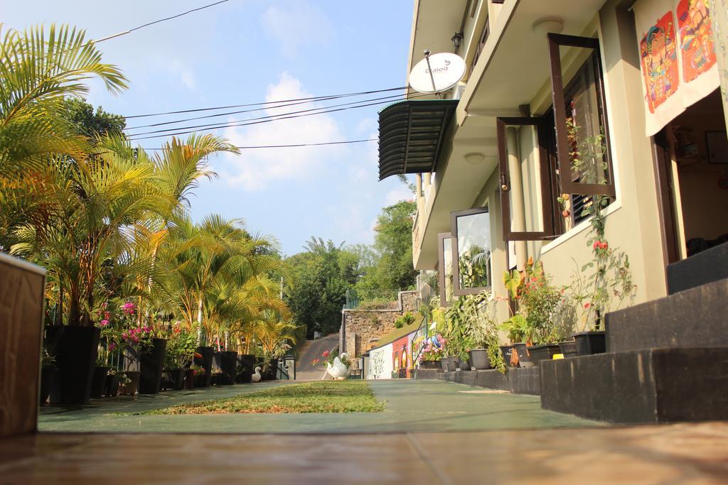 Yes Paradise Kandy Luaran gambar